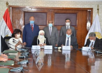 “التعمير والإسكان” ُيوقع بروتوكولًا لتفعيل مبادرة “إتاحة أرصفة حي المعادي