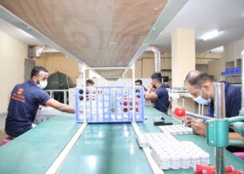 يعمل في لمبات الليد ..”خالد مهدي” يروي قصة نجاحه مع “جهاز المشروعات”