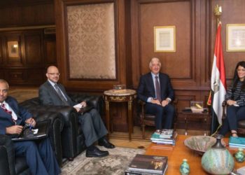 مباحثات لضم جهاز المشروعات للجهات المستفيدة من” المؤسسة الإسلامية لتمويل التجارة”