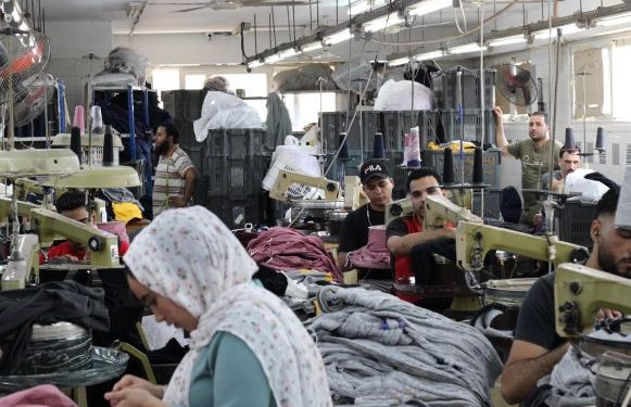 تعرف على قصة نجاح كريستيان سليمان في صناعة الملابس الجاهزة والتريكو