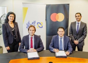 شراكة بين “الاهلي الكويتي ” و” ماستركارد ” لتعزيز المعاملات اللاتلامسية