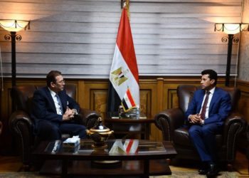 وزير الشباب والرياضة يلتقي الرئيس التنفيذي لبنك QNB الأهلي