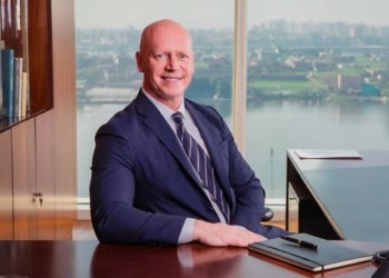 رئيس بنك HSBC- مصر : لا يمكننا المنافسة مع البنوك الحكومية في المشروعات الصغيرة والمتوسطة