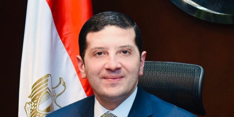 رئيس الوزراء يجدد تعيين المستشار محمد عبد الوهاب رئيساً لهيئة الاستثمار لمدة عام