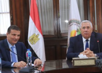 وزير الزراعة ورئيس البنك الزراعي يبحثان سبل التوسع في مشروعات الانتاج الزراعي والحيواني