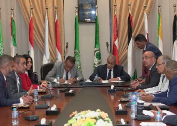 “بريميوم إنترناشيونال “توقع اتفاقية مع أكاديمية النقل البحري لتمويل المصروفات الدراسية للطلاب