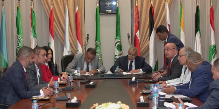 “بريميوم إنترناشيونال “توقع اتفاقية مع أكاديمية النقل البحري لتمويل المصروفات الدراسية للطلاب