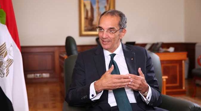 وزير الإتصالات : أسعار الهواتف المحمولة ستنخفض بعد تدشين ” أوبو ” مصنعها في مصر