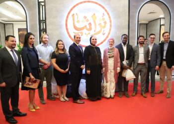 وفد من الكونجرس الأمريكي يزور معرض تراثنا