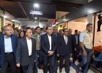 الحكومة : تم التوافق مع القطاع المصرفى على الأولويات للإفراج عن السلع بالموانئ