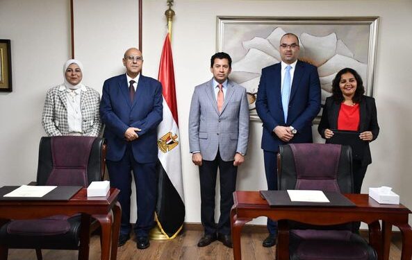 وزارة الشباب توقع بروتوكولي تعاون مع جامعة النيل وبنك التنمية الصناعية لدعم ريادة الأعمال