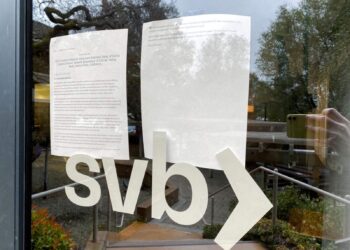 انهيار بنك سيليكون فالي قد يعصف بالشركات الناشئة المصرية