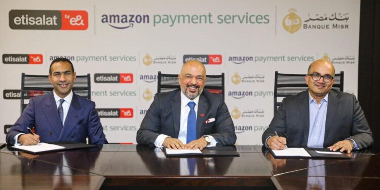 تعاون ثلاثي جديد بين «اتصالات من &e» و «بنك مصر» و «أمازون»