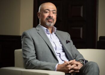 الرئيس التنفيذي لمجموعة &e : نجري مناقشات مع مصر و باكستان لتحريك أسعار الخدمات