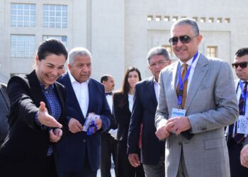 “النساجون الشرقيون” تدشن مصنع «نفرتاري للسجاد» بتكلفة استثمارية 50 مليون دولار