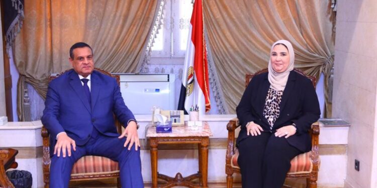 نيفين القباج : نعمل على تطوير مشروعات الأسر المنتجة و دعم المشروعات الصغيرة والمتناهية الصغر