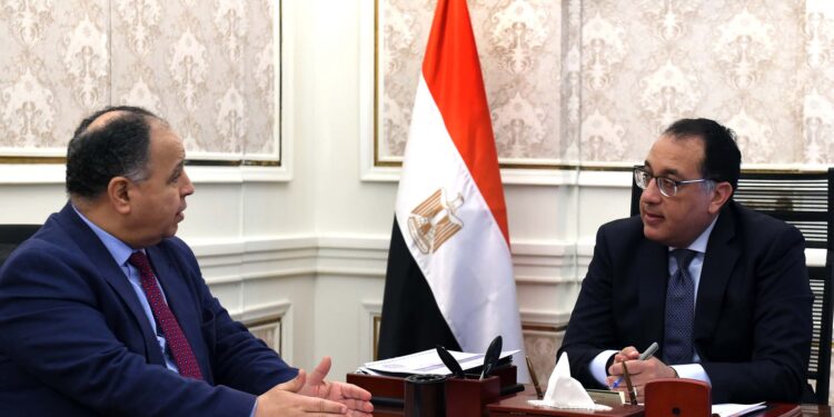 الحكومة تضم السياحة لمبادرة القطاعات الانتاجية وترصد لها 10 مليار جنيه