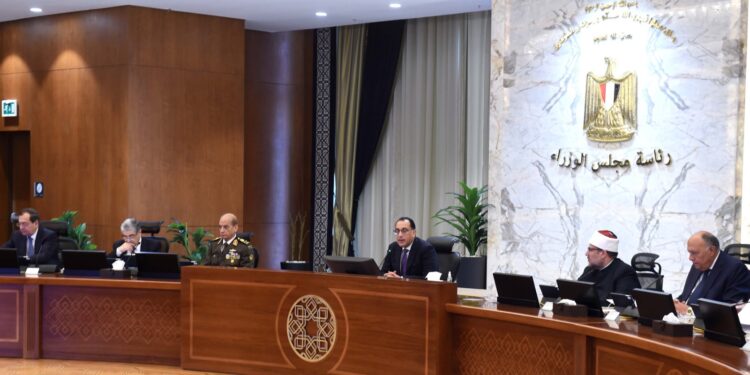 مجلس الوزراء يوافق على حافز إضافي لتوريد القمح ليصل الأردب إلى 1500 جنيه