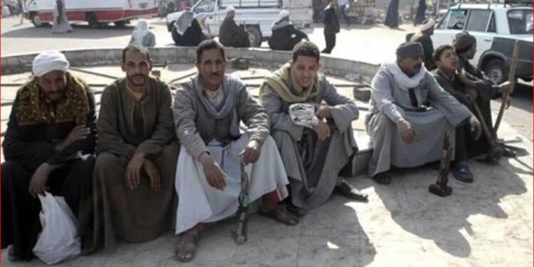 لو إنت من العمالة غير المنتظمة..كيف تحصل على منحة من الحكومة قيمتها ألف جنيهاً ؟