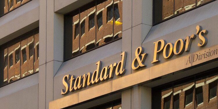 «ستاندرد آند بورز» تخفض نظرتها المستقبلية لأكبر 3 بنوك في مصر