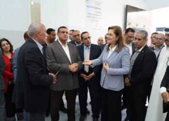 وزير التنمية المحلية يتفقد الورش الحرفية واليدوية بالمنطقة الصناعية بالعريش