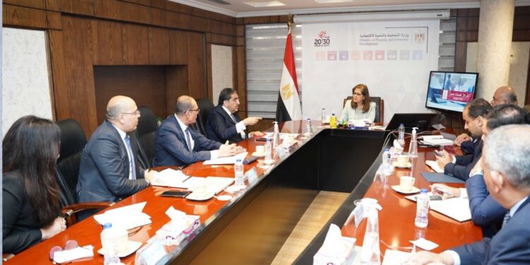 وزيرة التخطيط : إسناد تشغيل المراكز التكنولوجية المتنقلة بالكامل لشركة إي فاينانس