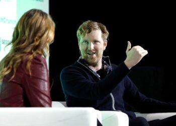 أصغر ملياردير عصامي: صفتان مشتركتان بين الشباب تساعدان على النجاح