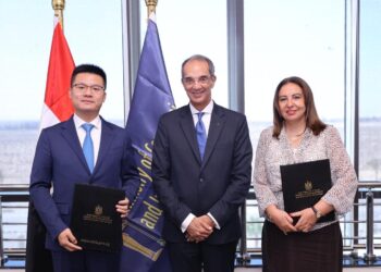 وزارة الاتصالات توقّّع مذكرة تفاهم مع «هواوى» لتعظيم الاستفادة من تكنولوجيا الذكاء الاصطناعى