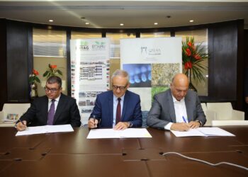 شراكة بين “إيكارو” و”القلعة” و”أكسنس” لتوفير حلول عملية للطاقة النظيفة