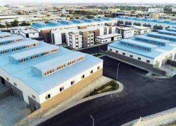 وزير الصناعة : إنشاء 17 مجمعا صناعيا في 15 محافظة في عهد الرئيس السيسي