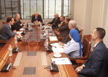 وزير الزراعة يتابع تطوير منظومة كارت الفلاح وحوكمة الأسمدة لضمان وصول الدعم لمستحقيه