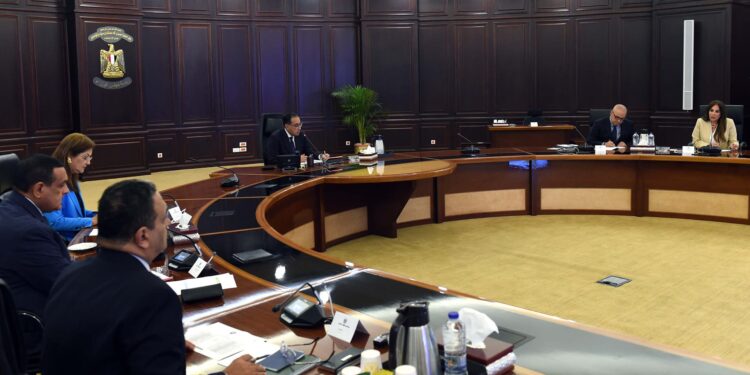 رئيس الوزراء : 200 مليار جنيه إجمالي ما تم إتاحته لمشروعات مبادرة “حياة كريمة “