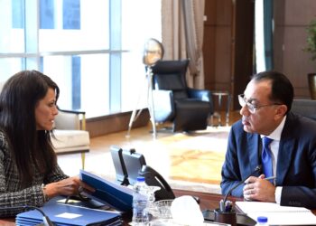 رئيس الوزراء يتابع مع وزيرة التعاون تعزيز العلاقات مع شركاء التنمية