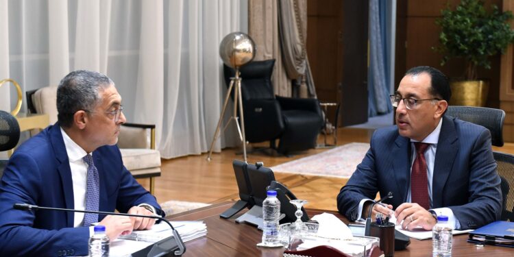 الحكومة تعلن إصدار 22 رخصة ذهبية.. وتأسيس أول 30 شركة إلكترونياً