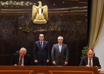 “مدبولي” يشهد توقيع عقد إنشاء مصنع إطارات باستثمارات مليار يورو بالمنطقة الاقتصادية لقناة السويس