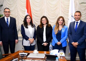 وزيرة الهجرة تبحث سبل التعاون المشترك مع شركة “ابدأ” لتأهيل الشباب لسوق العمل