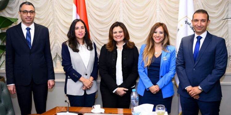 وزيرة الهجرة تبحث سبل التعاون المشترك مع شركة “ابدأ” لتأهيل الشباب لسوق العمل