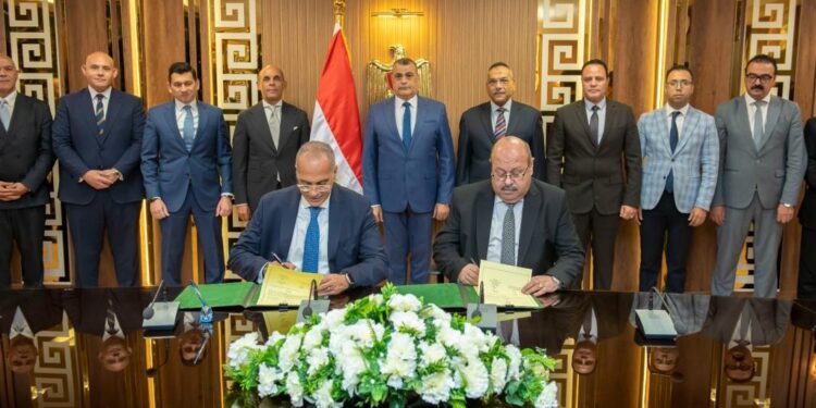 تعاون بين “الإنتاج الحربي” و”بنك القاهرة” لإتاحة خدمات الدفع والتحصيل الإلكتروني