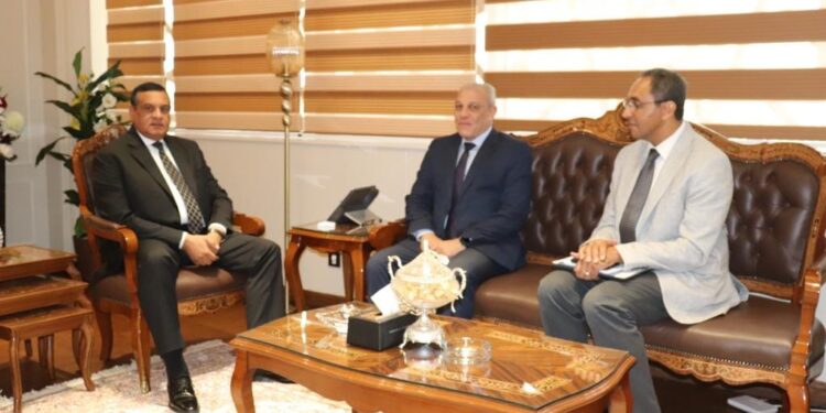 وزير التنمية المحلية يلتقي رئيس هيئة تنمية الصعيد