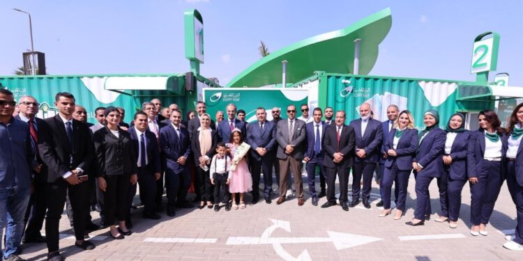 وزير الاتصالات يفتتح “drive Thru” أول فرع من الجيل الجديد لمكاتب البريد