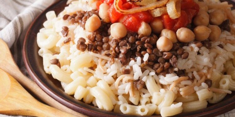 “الوجبة الشعبية…لم تعد كذلك”…أسعار مكونات طبق الكشري تزداد بنسبة 115% خلال أغسطس