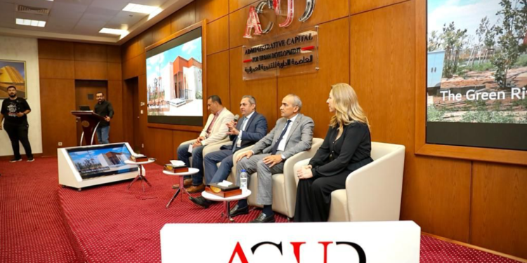 قبول طلبة الصعيد من خريجي المدارس الحكومية بالجامعات الأجنبية بالعاصمة الإدارية الجديدة