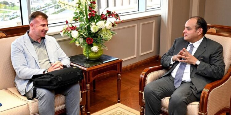 وزير التجارة: شركة كوفرا الإيطالية تستهدف إقامة مصنع في مصر باستثمارات 10 مليون يورو