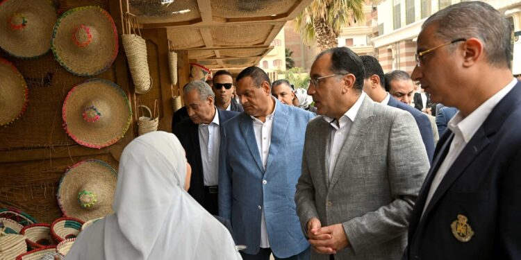 رئيس الوزراء : توجيهات رئاسية بدعم المشروعات الصغيرة والمتوسطة ومتناهية الصغر