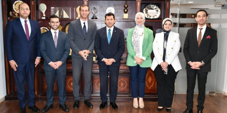 وزير الرياضة يُكرم شباب شركة انطلاق ضمن قائمة FORBES للشباب الأكثر تأثيراً وابتكارًا في الشرق الأوسط