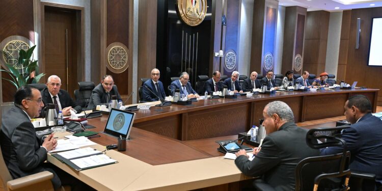 التموين تتعاون من المركزي لتوفير المكون الدولاري لتحقيق مستهدفات مبادرة خفض الأسعار