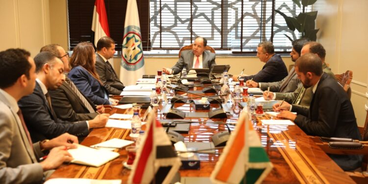 مصر تبحث تسوية المدفوعات مع الهند باستخدام العملات المحلية