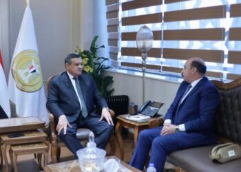 “آمنة” يتابع مع محافظ أسوان تنفيذ مبادرة توفير السلع الغذائية للمواطنين بأسعار مخفضة