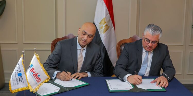 اقتصادية قناة السويس وجهاز المشروعات يتعاونان لتعزيز قطاع “الصغيرة والمتوسطة”