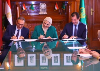 تعاون ثلاثي بين “التضامن” و “تحيا مصر” و بنك مصر لرعاية 100 ألف أسرة